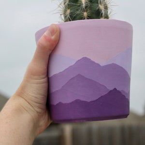 Chậu cây gốm handmade vẽ tay