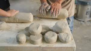 Chuẩn bị đất sét làm gốm